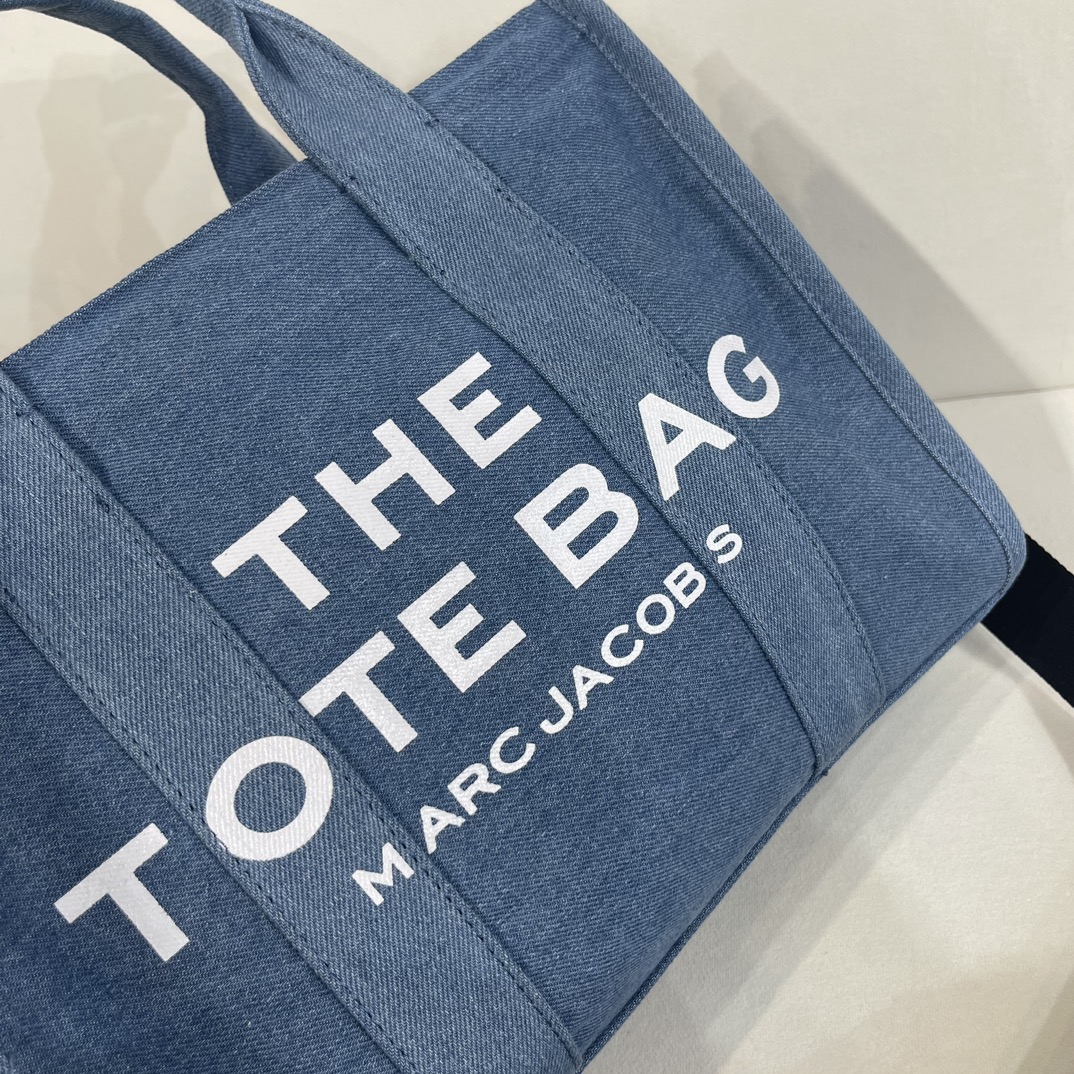 Marc Jacobs Shopping Bags